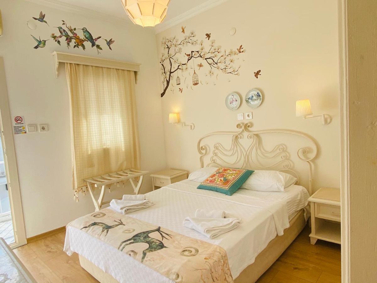 Sade Otel *
