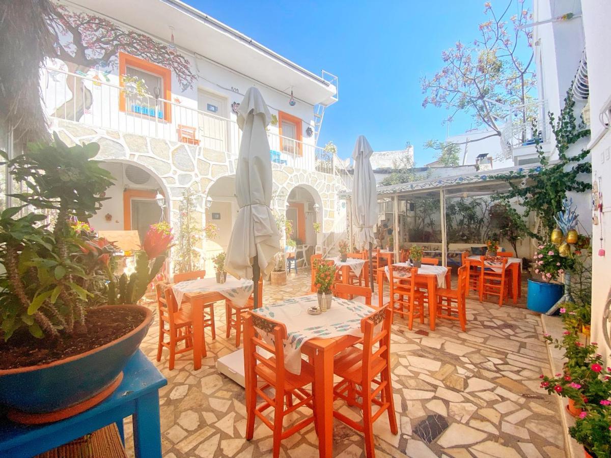 Sade Otel
