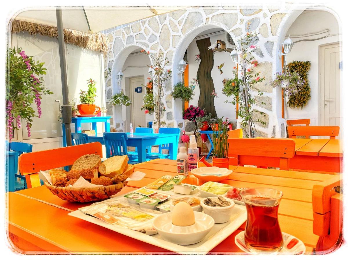 Sade Otel